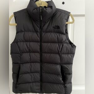 The North Face 700 Black and Cream Vest
